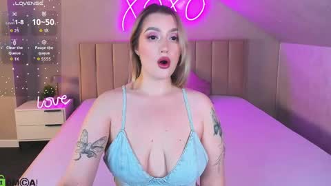 Snapshot of daisy_beckerr chatting on May 2026 09:14:02 AM Viickie online show from May 2026 09:14:02 AM