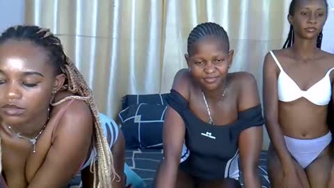 Snapshot of daisy_bunnie chatting on September 2025 06:20:02 PM daisy online show from September 2025 06:20:02 PM