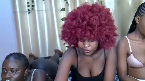 Snapshot of daisy_bunnie chatting on November 2025 10:21:02 PM daisy online show from November 2025 10:21:02 PM