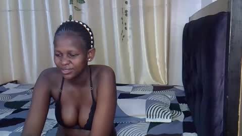 Snapshot of daisy_bunnie chatting on December 2025 10:27:02 PM daisy online show from December 2025 10:27:02 PM