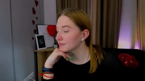 Snapshot of daisy_candy chatting on February 2025 05:28:01 PM Little Di online show from February 2025 05:28:01 PM