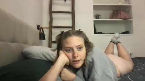 daisy_lately online show from November 2025 02:54:01 PM