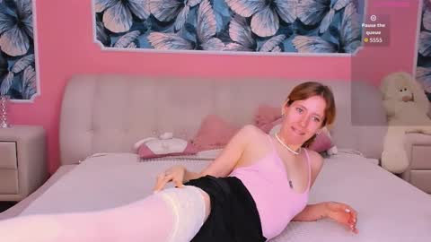 Daisy Swanson online show from October 2025 05:13:02 PM