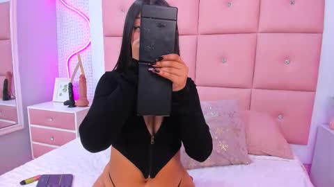 Mariana online show from November 2025 11:54:01 AM