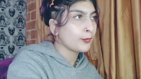 Snapshot of dak_7 chatting on February 2025 06:33:01 AM -- -- help me reach 100 hands up online show from February 2025 06:33:01 AM