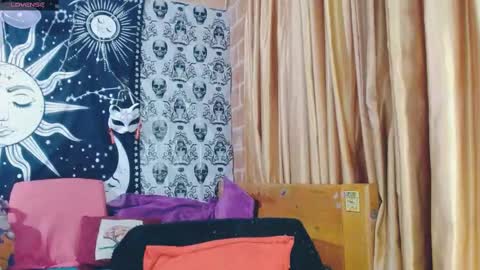 Snapshot of dak_7 chatting on March 2025 11:20:01 PM -- -- help me reach 100 hands up online show from March 2025 11:20:01 PM