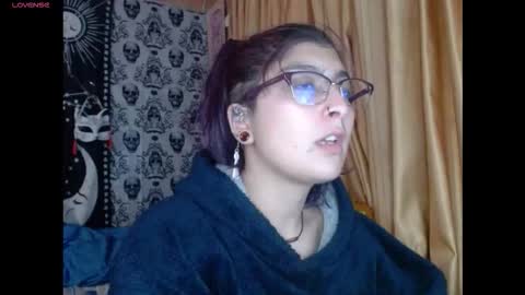 Snapshot of dak_7 chatting on October 2025 06:26:02 AM -- -- help me reach 100 hands up online show from October 2025 06:26:02 AM