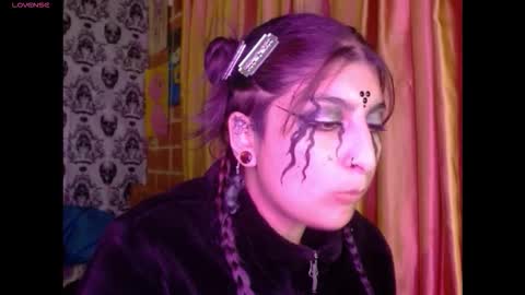 Snapshot of dak_7 chatting on November 2025 05:09:01 AM -- -- help me reach 100 hands up online show from November 2025 05:09:01 AM