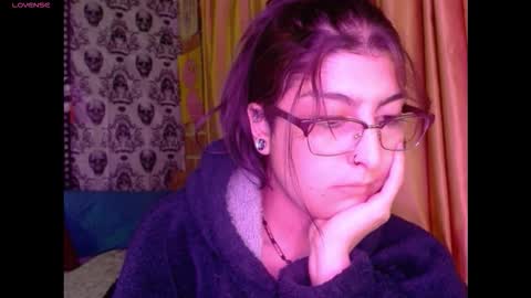 Snapshot of dak_7 chatting on November 2025 02:55:01 AM -- -- help me reach 100 hands up online show from November 2025 02:55:01 AM