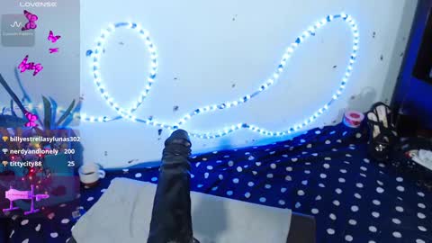 Snapshot of dakkotta_curvy chatting on March 2025 09:18:02 AM VALENTINA online show from March 2025 09:18:02 AM