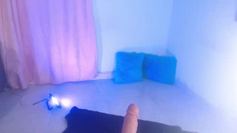 Snapshot of dakkotta_curvy chatting on November 2025 08:49:01 AM VALENTINA online show from November 2025 08:49:01 AM