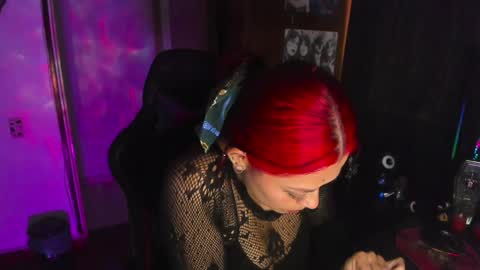 Dakota Crab online show from February 2025 10:20:01 PM