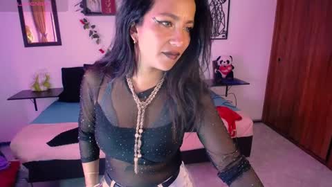 Caroliina online show from March 2026 08:24:02 PM