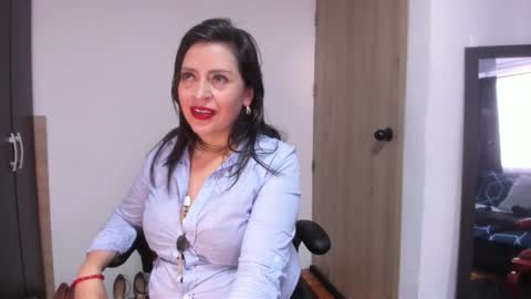 Dakotaagray online show from November 2025 11:20:02 AM