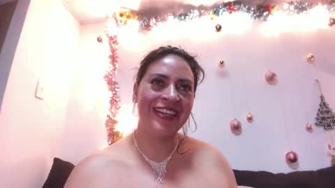 Dakotaagray online show from December 2025 11:53:01 PM