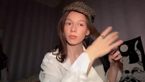 Snapshot of dakotabagaoisan chatting on October 2025 12:28:02 PM Carrie online show from October 2025 12:28:02 PM