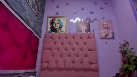 Mariana online show from November 2025 08:27:02 PM