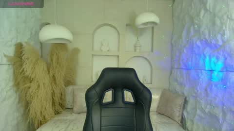 Snapshot of dakotha_v chatting on May 2026 03:23:02 AM Dakotha online show from May 2026 03:23:02 AM