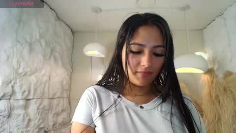 Snapshot of dakotha_v chatting on May 2026 03:13:01 AM Dakotha online show from May 2026 03:13:01 AM