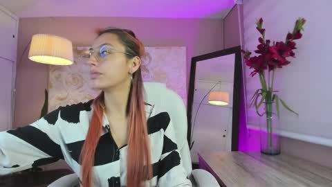 Dalia online show from January 2025 01:00:02 PM