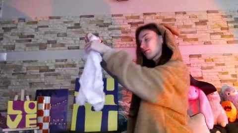 Snapshot of dalia_peach chatting on October 2025 09:33:01 AM Dalia online show from October 2025 09:33:01 AM