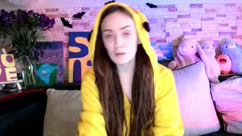 Snapshot of dalia_peach chatting on November 2025 10:15:02 AM Dalia online show from November 2025 10:15:02 AM