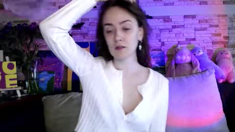 Snapshot of dalia_peach chatting on November 2025 09:20:01 AM Dalia online show from November 2025 09:20:01 AM