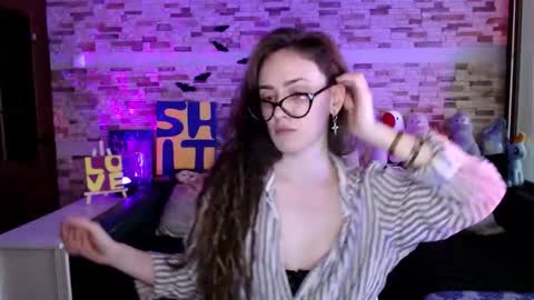 Snapshot of dalia_peach chatting on November 2025 12:02:02 PM Dalia online show from November 2025 12:02:02 PM