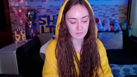 Snapshot of dalia_peach chatting on November 2025 09:42:02 AM Dalia online show from November 2025 09:42:02 AM