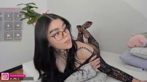 Dalia online show from October 2025 10:00:02 PM