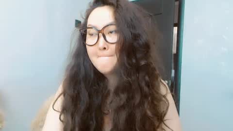 Snapshot of dalidayes chatting on July 2026 07:10:01 AM Dali online show from July 2026 07:10:01 AM