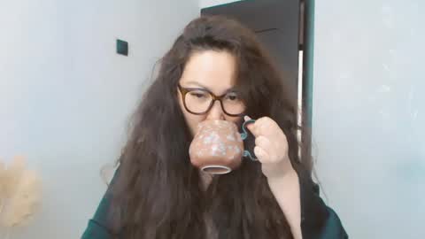 Snapshot of dalidayes chatting on August 2026 07:10:01 AM Dali online show from August 2026 07:10:01 AM