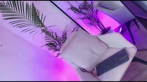 dalilathoms online show from January 2026 08:56:01 PM