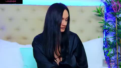 daliyaa_ online show from November 2025 01:55:02 PM