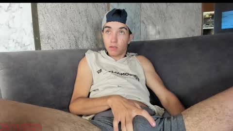 Snapshot of dallen_grant chatting on November 2025 01:33:02 PM Dallen Grant online show from November 2025 01:33:02 PM