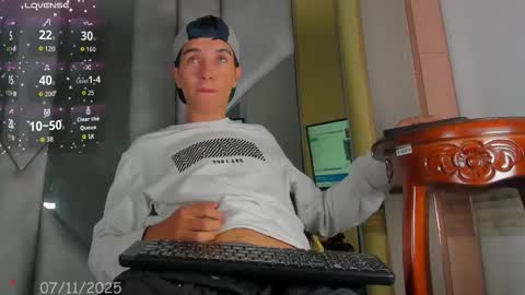 Snapshot of dallen_grant chatting on November 2025 01:33:02 PM Dallen Grant online show from November 2025 01:33:02 PM