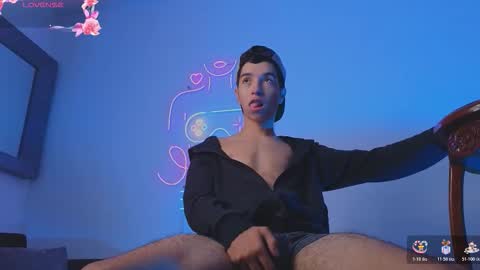 Snapshot of dallen_grant chatting on December 2025 12:21:01 PM Dallen Grant online show from December 2025 12:21:01 PM