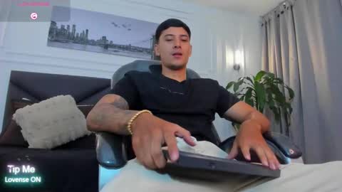 DAMIAN online show from November 2025 10:16:01 AM