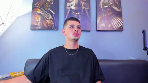 Snapshot of damian__oliver chatting on March 2026 03:10:01 AM Damian Oliver online show from March 2026 03:10:01 AM