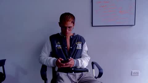 Snapshot of damian_garciaah chatting on May 2026 04:01:01 PM Damian Garcia online show from May 2026 04:01:01 PM