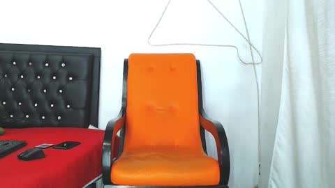 Snapshot of damian_hart_24cm chatting on March 2025 04:25:01 PM damian_hart_24cm online show from March 2025 04:25:01 PM