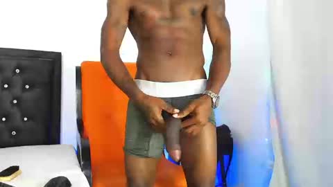 Snapshot of damian_hart_24cm chatting on September 2025 02:50:02 PM damian_hart_24cm online show from September 2025 02:50:02 PM