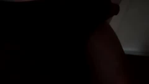 Snapshot of damnimhandsome25 chatting on February 2025 12:41:02 AM Clyde online show from February 2025 12:41:02 AM