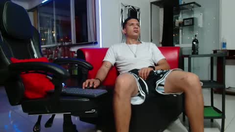 damyan_2003 online show from November 2025 03:49:02 AM