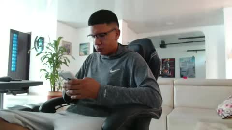 damyan_2003 online show from April 2026 02:36:02 PM