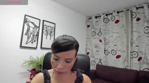 Snapshot of danaarey chatting on November 2025 01:55:01 PM Danaa Rey online show from November 2025 01:55:01 PM