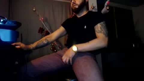 Snapshot of danbury44 chatting on December 2025 07:47:02 AM danbury online show from December 2025 07:47:02 AM