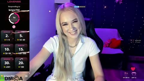 dances_queen online show from July 2026 07:03:01 AM