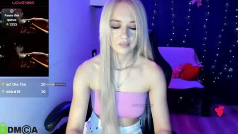 dances_queen online show from July 2026 07:15:02 AM