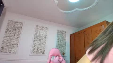 Snapshot of danellahouston chatting on December 2025 05:53:02 PM Danella Houston online show from December 2025 05:53:02 PM